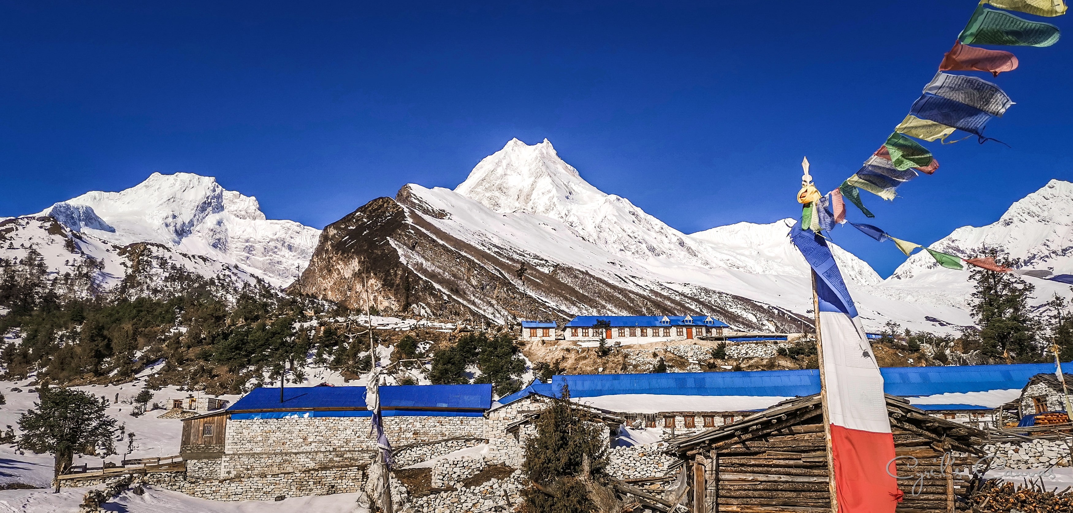 manaslu circuit trek 